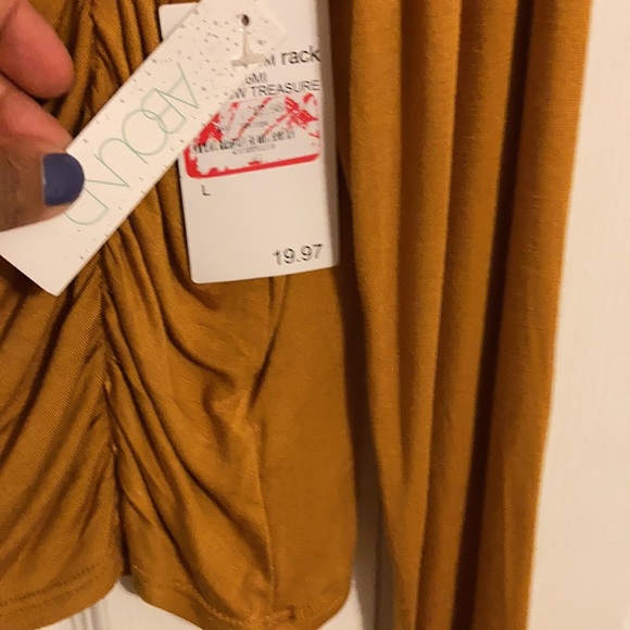 Top - Picture 3 of 3